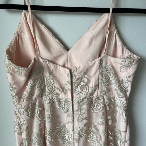 Beautiful custom dress - Picture 3 of 7